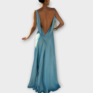 Hallie | Vestido maxi de satén con abertura