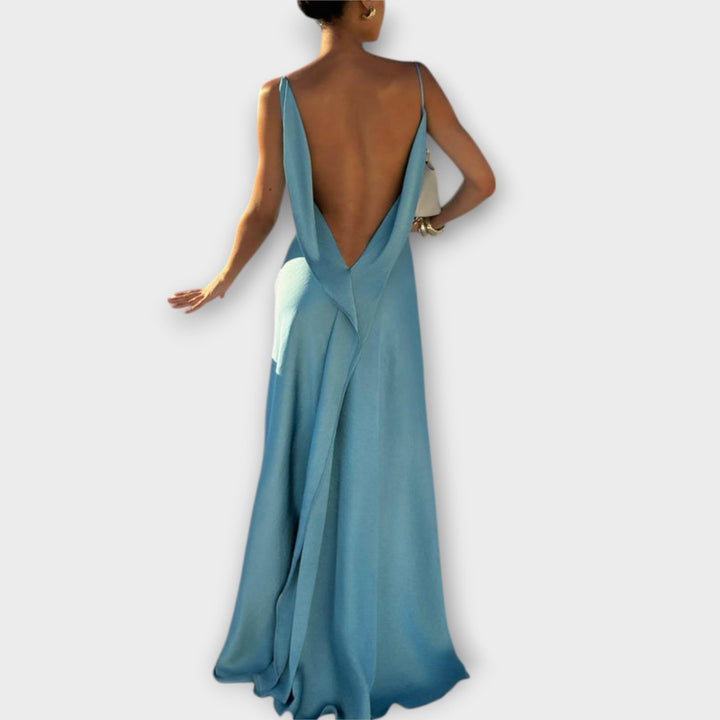 Hallie | Vestido maxi de satén con abertura
