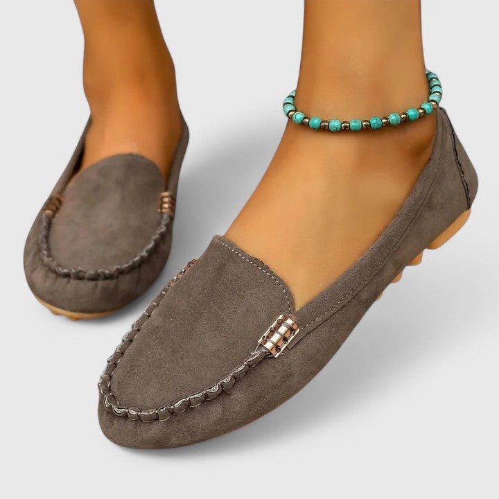 Eulalia | Mocasín turquesa con costuras decorativas