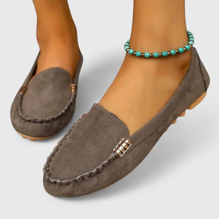 Eulalia | Mocasín turquesa con costuras decorativas