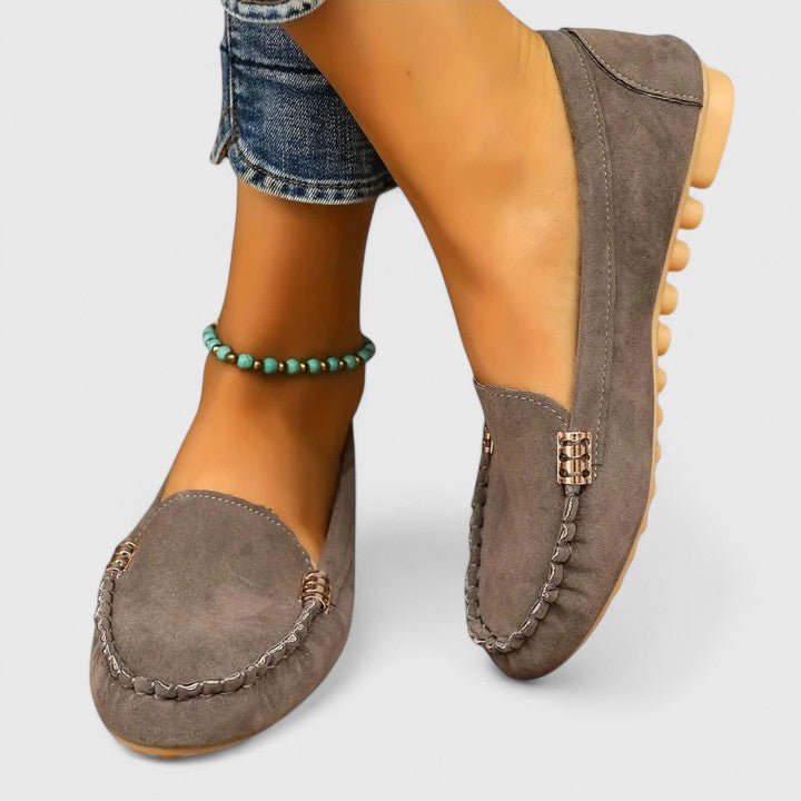 Eulalia | Mocasín turquesa con costuras decorativas