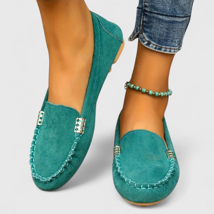 Eulalia | Mocasín turquesa con costuras decorativas