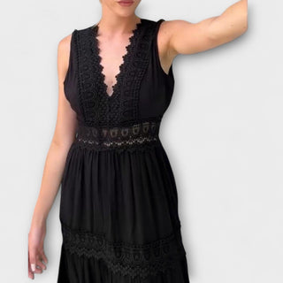 Aurélie | Vestido de encaje con escote en V
