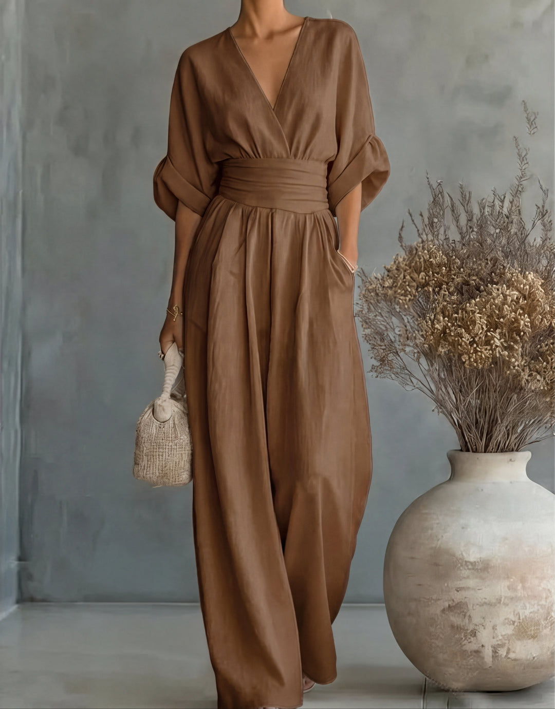 Aitana | Mono elegante de pierna ancha con cuello cruzado