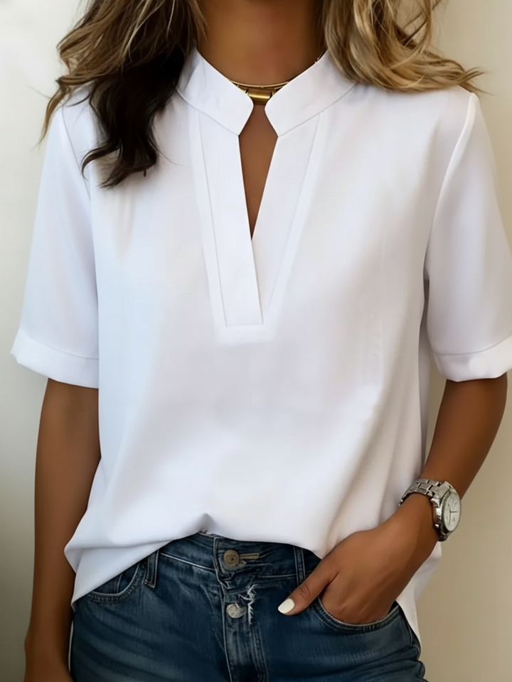 Margaux | Blusa con cuello en V y detalle dorado